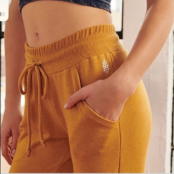 🌸New🌸 FP Movement Jogger Pants Gold Size XS NWT - Picture 3 of 13